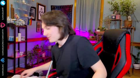 Artie Paints online show from December 7, 1:14 am