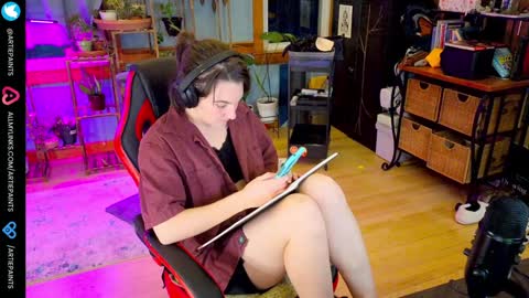 Artie Paints online show from December 7, 9:44 pm