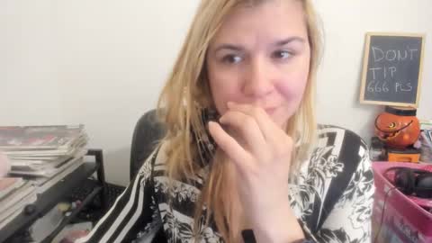 MIA online show from March 29, 10:10 pm