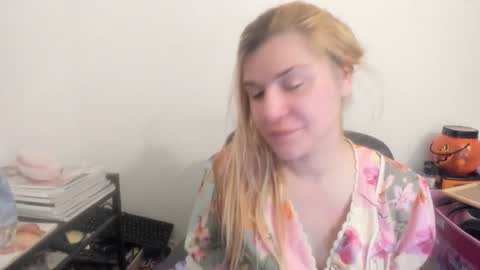 MIA online show from April 4, 8:50 pm