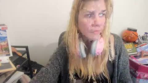 MIA online show from April 17, 10:35 pm