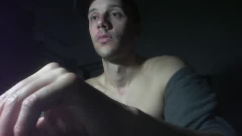 Snapshot of artur833 chatting on October 24, 9:11 pm artur833 online show from October 24, 9:11 pm