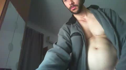 Snapshot of artur833 chatting on November 24, 8:41 pm artur833 online show from November 24, 8:41 pm