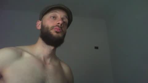Snapshot of artur833 chatting on February 9, 8:35 pm artur833 online show from February 9, 8:35 pm