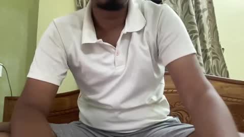 aryan_980763874 online show from May 15, 11:23 pm