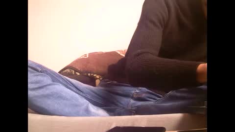 Snapshot of ash590 chatting on January 7, 10:18 am Ash590 online show from January 7, 10:18 am