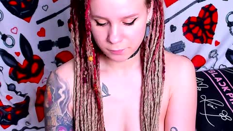 Ash online show from February 5, 9:40 pm