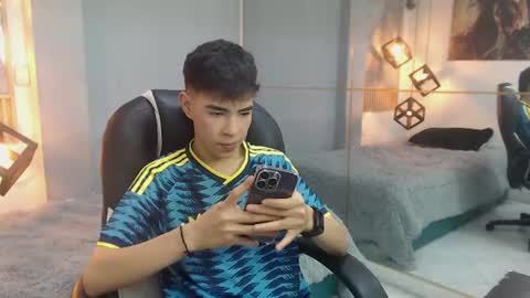 Snapshot of ash_kai chatting on July 7, 11:42 pm ash_kai online show from July 7, 11:42 pm