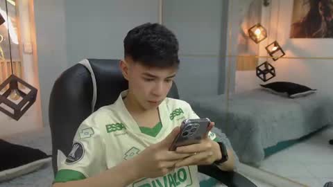 Snapshot of ash_kai chatting on July 8, 10:25 pm ash_kai online show from July 8, 10:25 pm