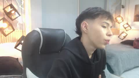 Snapshot of ash_kai chatting on July 26, 7:43 pm ash_kai online show from July 26, 7:43 pm