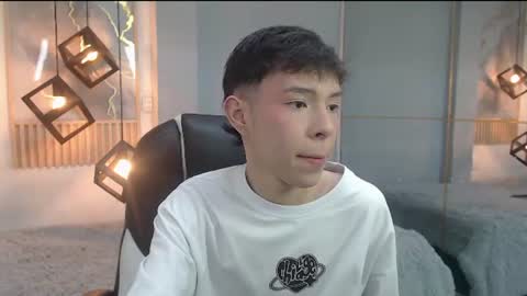 Snapshot of ash_kai chatting on August 1, 9:03 pm ash_kai online show from August 1, 9:03 pm