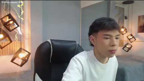 Snapshot of ash_kai chatting on August 3, 8:23 pm ash_kai online show from August 3, 8:23 pm