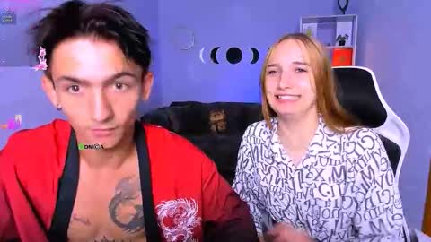 ash_raven_ online show from September 17, 7:15 pm