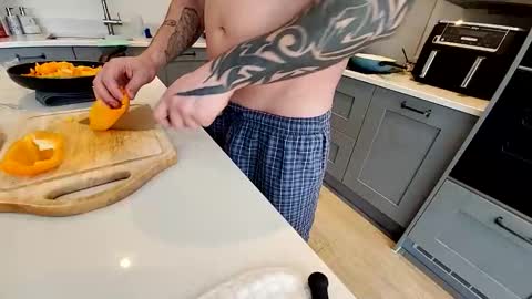 Ash online show from September 18, 9:33 am