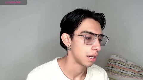 Ash online show from December 2, 3:01 am