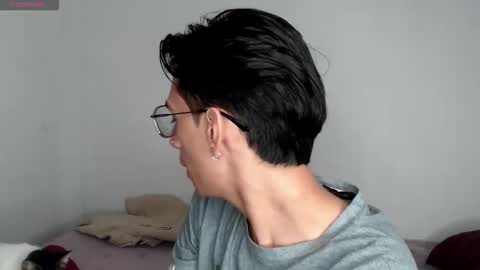 Ash online show from December 15, 11:20 pm