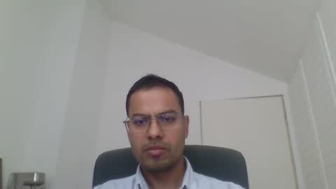 asharma1984xyz online show from April 28, 9:14 am
