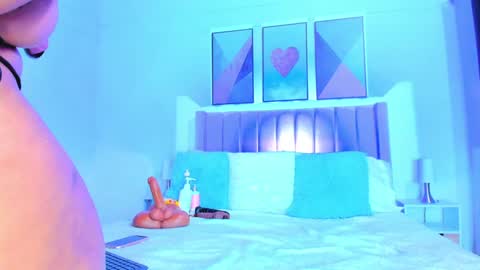 Snapshot of ashasinclair chatting on January 10, 3:50 am Asha online show from January 10, 3:50 am