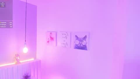 I am Ashley online show from December 14, 11:53 pm