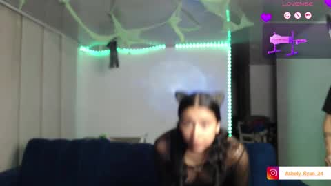Snapshot of ashely_ryan24 chatting on October 8, 11:46 pm Ashley And Ryan online show from October 8, 11:46 pm