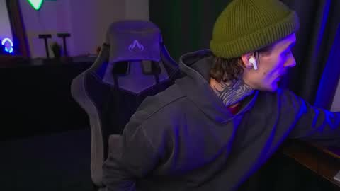 Jerk Machine online show from October 8, 1:09 pm