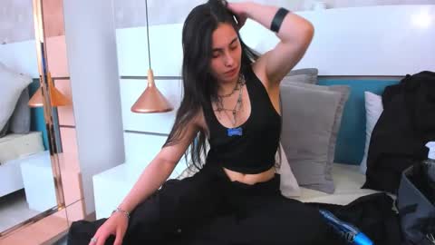 Ashkoreh online show from March 5, 10:06 pm