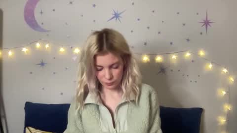 Ashlee online show from February 16, 9:55 pm