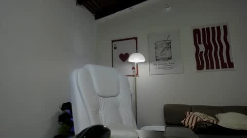   online show from May 23, 12:20 pm