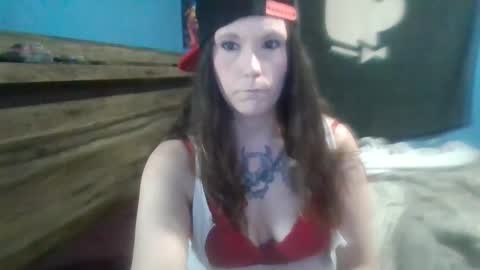 Snapshot of ashley16chris chatting on October 7, 3:09 pm black-widow99 online show from October 7, 3:09 pm