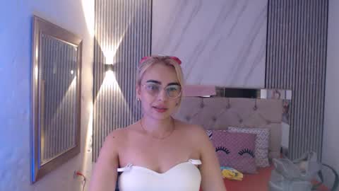 ashley__tylor online show from March 9, 2:15 am
