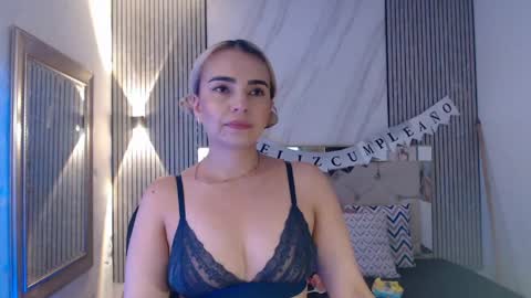 Snapshot of ashley__tylor chatting on April 28, 8:25 pm ashley__tylor online show from April 28, 8:25 pm