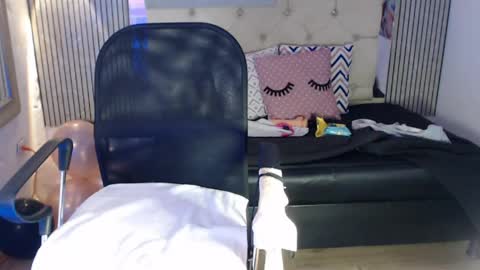 Snapshot of ashley__tylor chatting on April 29, 8:15 pm ashley__tylor online show from April 29, 8:15 pm