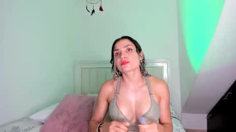 ashley_blair online show from April 4, 10:18 pm