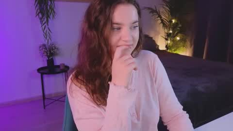 Snapshot of ashley_glen chatting on September 14, 7:07 am online show from September 14, 7:07 am