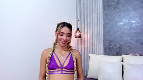 ashley_miller26 online show from January 20, 7:25 pm
