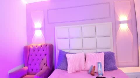 ashley_petit online show from May 20, 1:28 pm