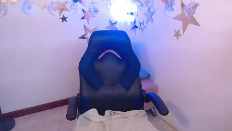  Ashley online show from May 20, 10:05 pm