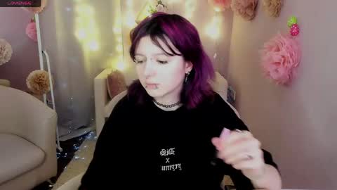 Snapshot of ashley_veil chatting on April 25, 9:01 pm Ashley online show from April 25, 9:01 pm