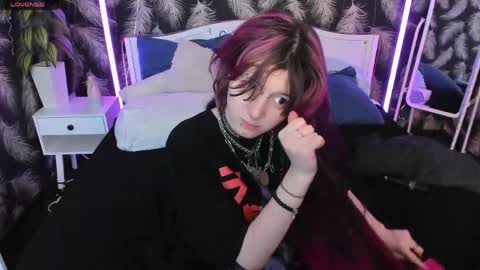 Snapshot of ashley_veil chatting on May 23, 8:46 pm Ashley online show from May 23, 8:46 pm