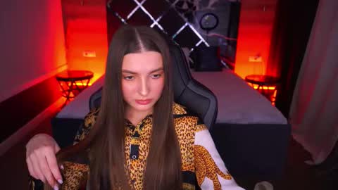 ashleybaee online show from November 4, 1:32 pm