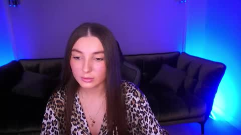 ashleybaee online show from November 6, 1:45 pm