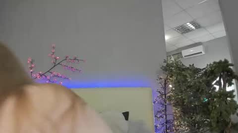 AshleyJonse online show from April 2, 5:16 am