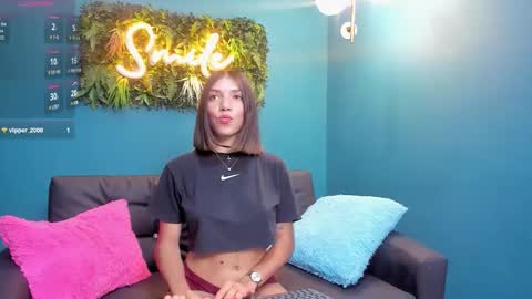 Snapshot of ashleymonrroe_ chatting on October 13, 7:36 pm Ashley Monroe online show from October 13, 7:36 pm