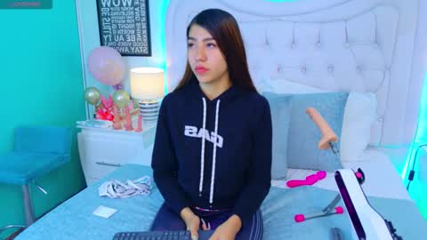 AshleyRoberh online show from November 28, 8:55 pm