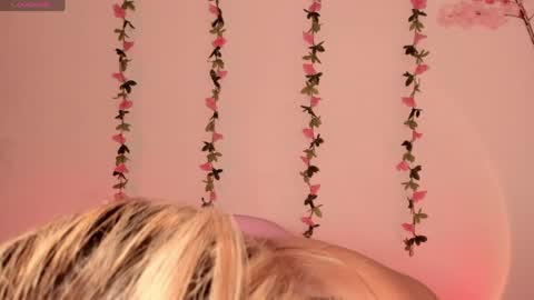 dahiana online show from April 8, 7:03 pm