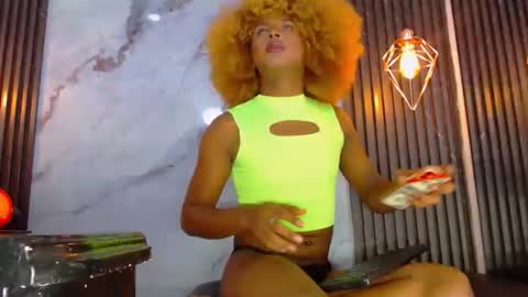 ashleysofiathenison online show from May 31, 4:25 pm