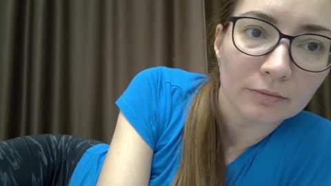 Snapshot of ashleyspice chatting on December 12, 6:25 am Ashley online show from December 12, 6:25 am