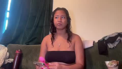 Snapshot of ashleyyylove chatting on June 16, 12:35 am Ashley Love online show from June 16, 12:35 am