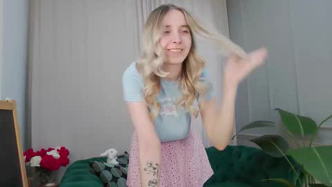 ashly_cherry online show from March 27, 11:10 am