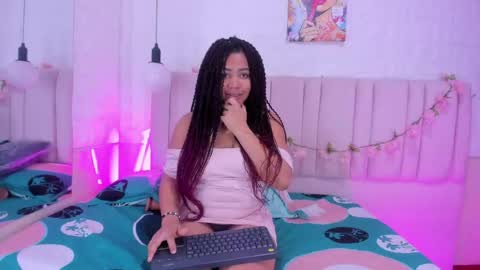 Snapshot of ashly_ruiz chatting on May 16, 10:01 am ASHLY online show from May 16, 10:01 am